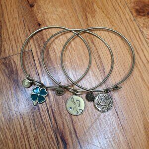 Simply Me 🦋☘️👣 bracelet trio bundle